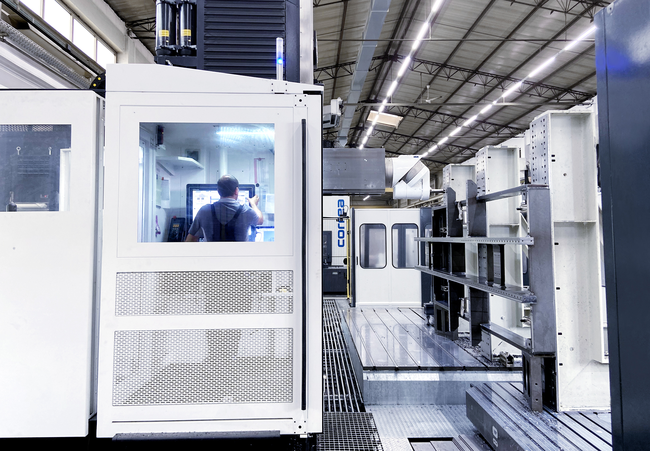 Leiritz Maschinenbau ist auf CNC Großteilebearbeitung und auf CNC Fräsen spezialisiert.