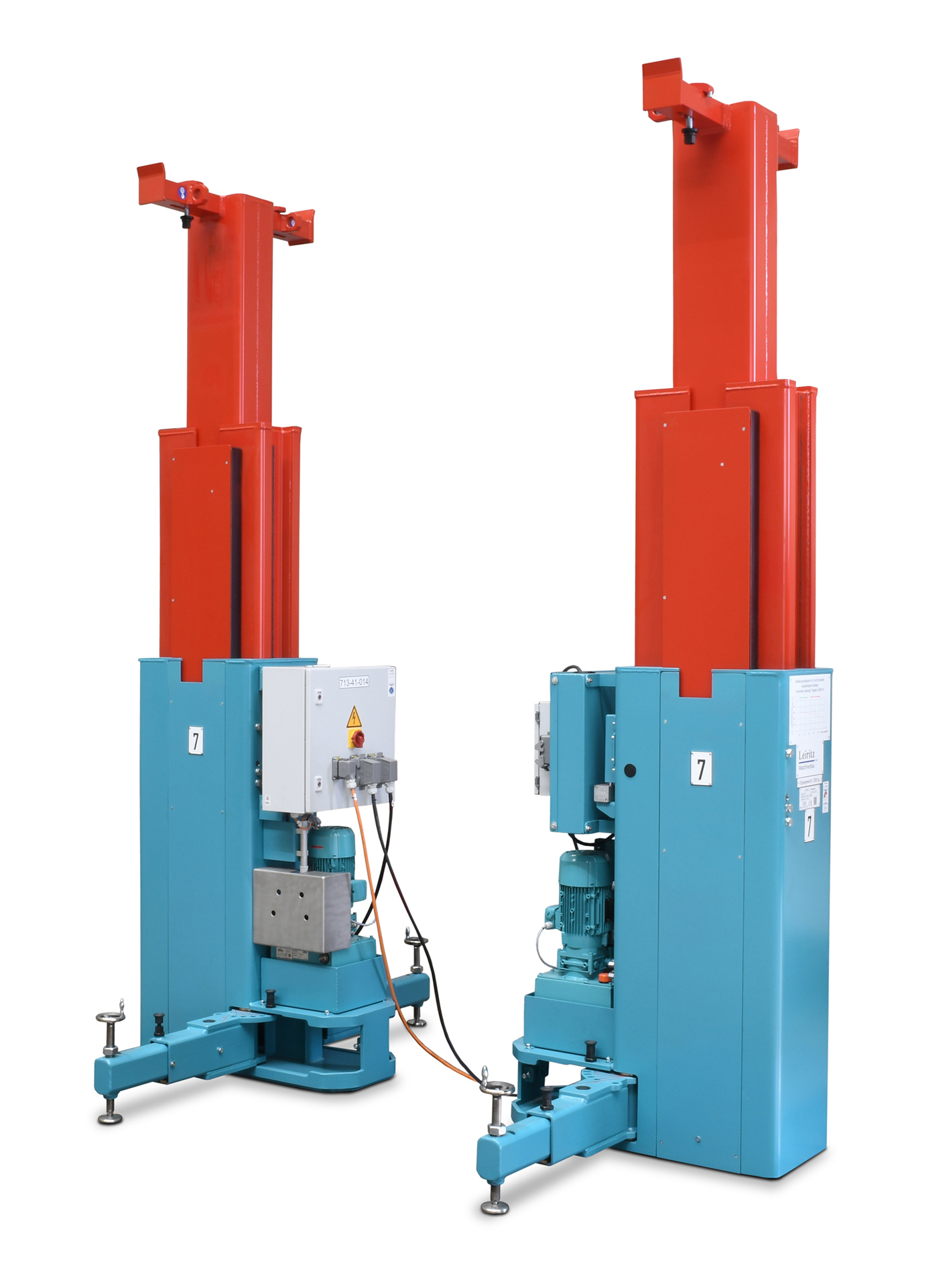 Die Schwerlast Teleskop Hubsysteme mit der kompakte Hydraulik Zylinder Bauweise werden direkt beim Hersteller Leiritz produziert.